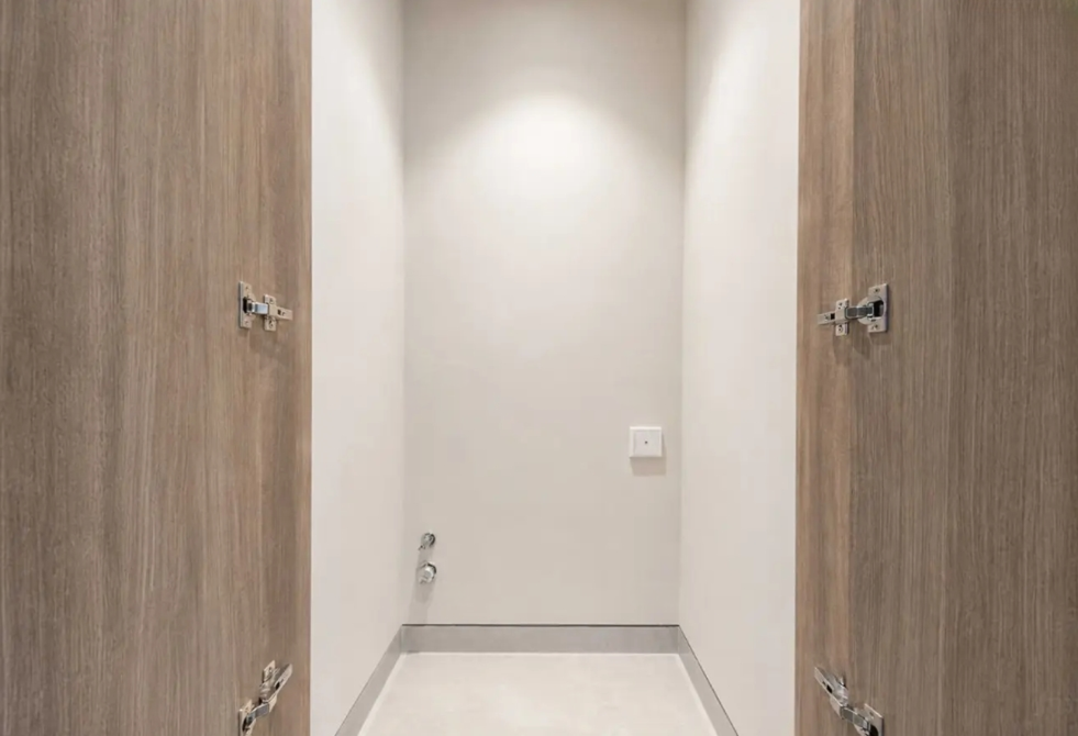 Golf Residences by-Fortimo 2BR resale brand new corner laundry