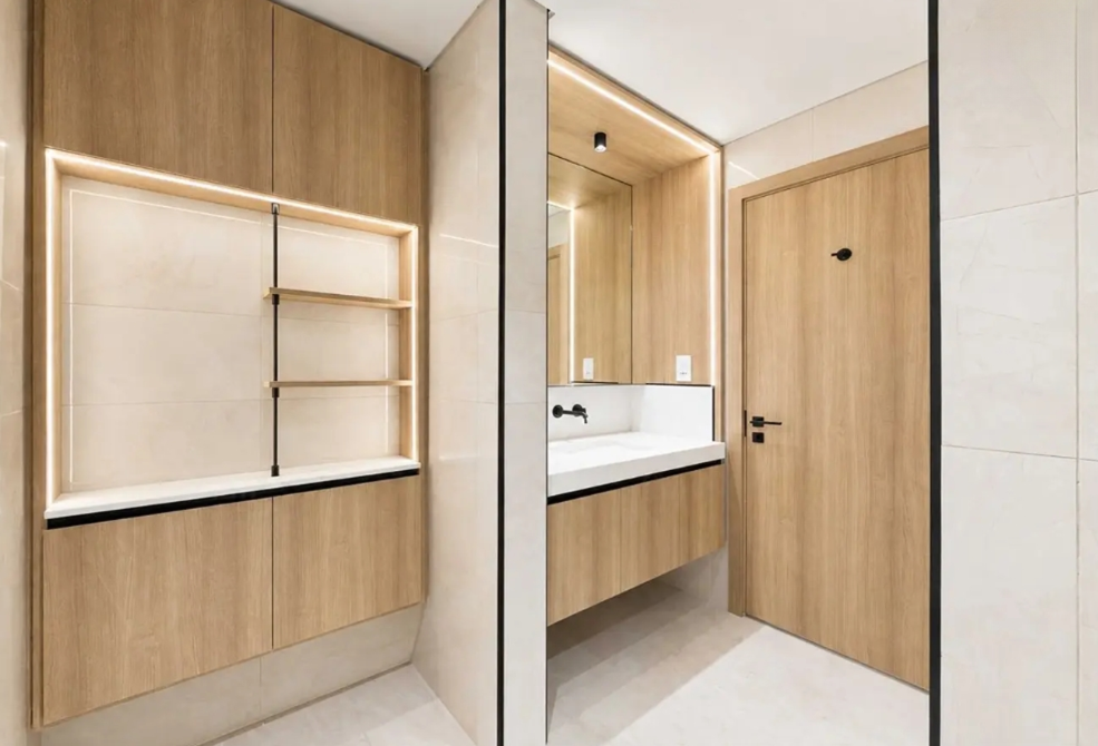 Golf Residences by-Fortimo 2BR resale brand new corner master-bathroom