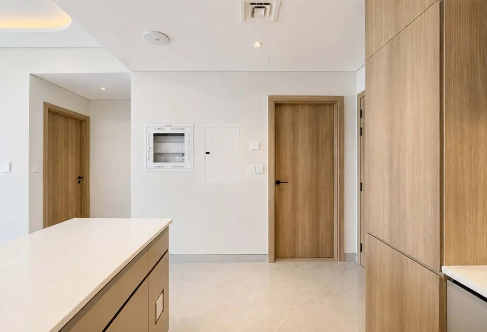 Golf Residences by-Fortimo 2BR resale brand new corner u-shape kitchen